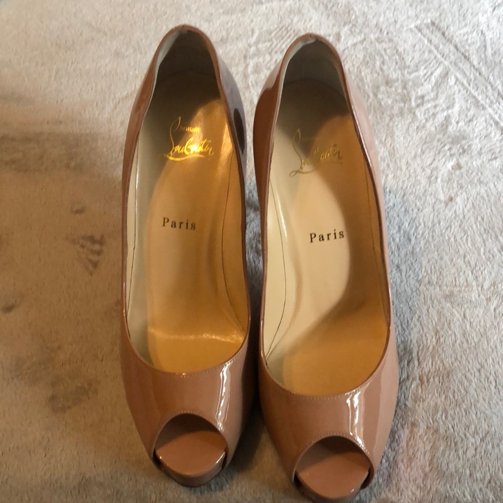 🖕🏽poshmark they kept my authentic shoes